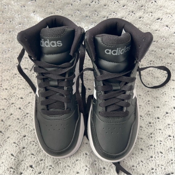 Adidas Hoops Mid 3.0 kids sneaker- black/ white boys size 2 - Picture 9 of 12